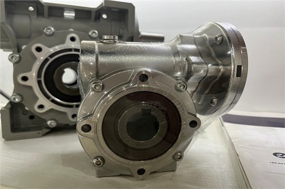 上海艾思捷推薦一款高溫熱環(huán)境減速電機 (2).jpg 上海艾思捷推薦一款高溫熱環(huán)境減速電機 (2).jpg