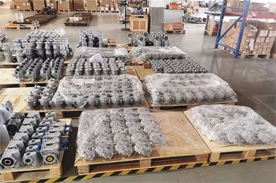 艾思捷洗車機減速機發貨青島.jpg 艾思捷洗車機減速機發貨青島.jpg