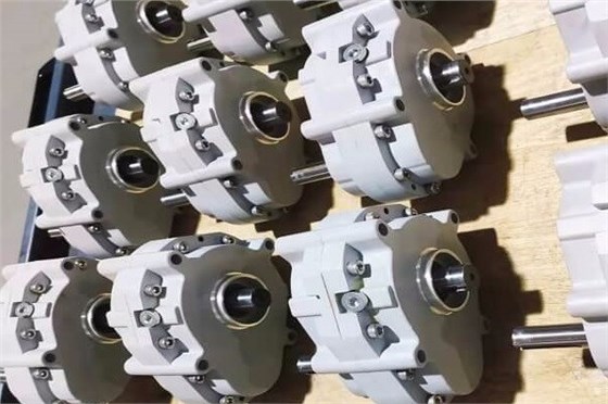 艾思捷制冰機減速機 制冰行業專用減速機.jpg 艾思捷制冰機減速機 制冰行業專用減速機.jpg