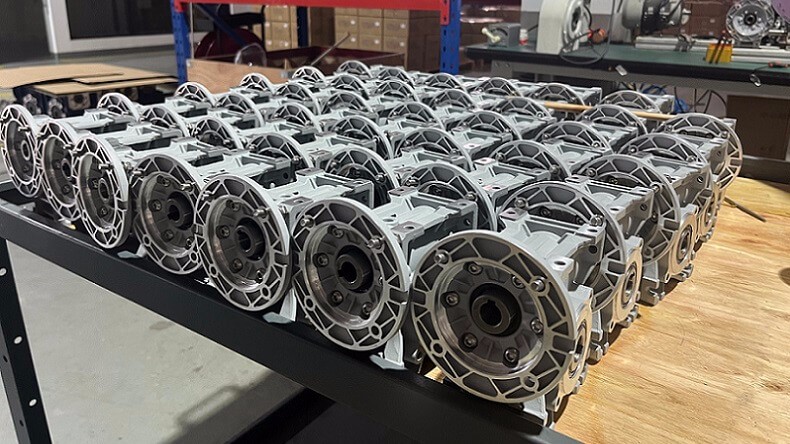 上海艾思捷蝸輪蝸桿減速機一般作用是什么？