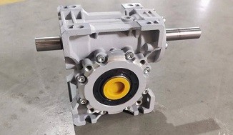 艾思捷廠家告訴您為什么要選擇雙輸入蝸輪蝸桿減速機？