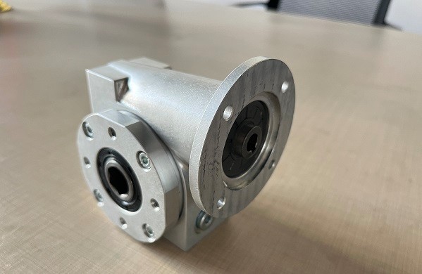 線體輸送、倍速鏈輸送線上用不銹鋼蝸輪蝸桿減速機 (3).jpg