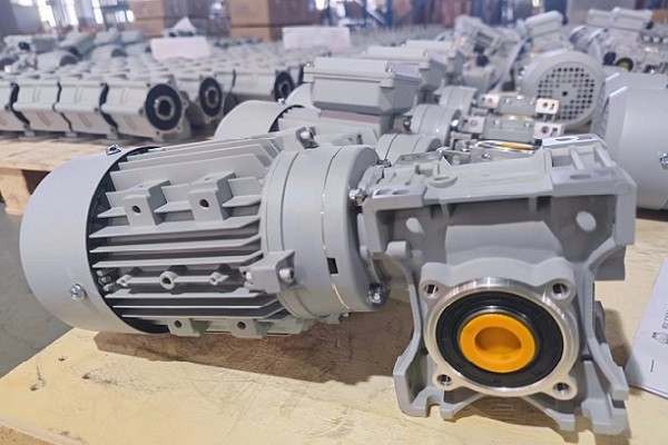 艾思捷輸送機(jī)減速機(jī) (3).jpg